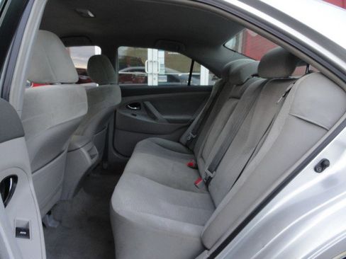 Used 2011 Toyota Camry image 8