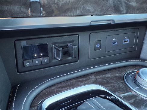 Used 2023 Nissan Armada Platinum w/ Captain's Chairs Package image 22