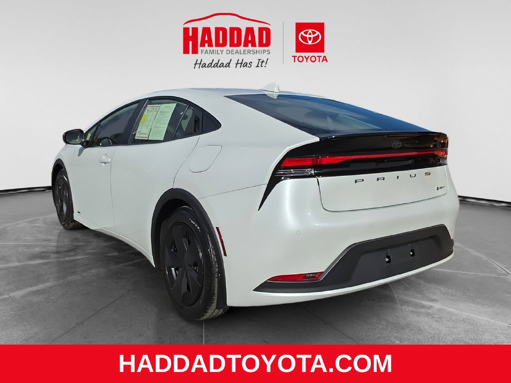 Used 2023 Toyota Prius LE AWD/4WD image 3