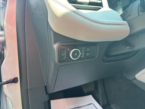 New 2026 Ford Explorer Active w/ Active Comfort Package AWD/4WD image 8