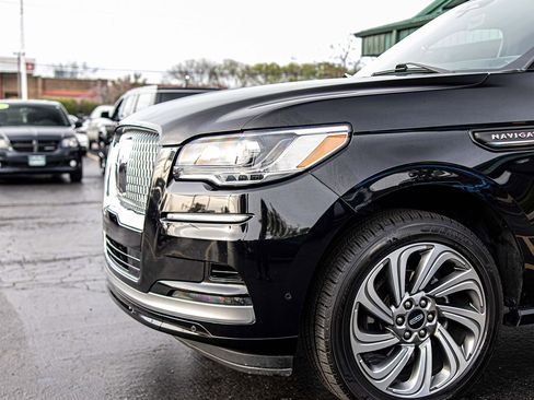Used 2023 Lincoln Navigator Reserve AWD/4WD image 4