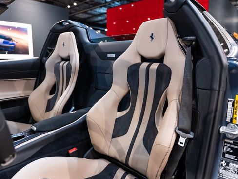 Certified 2023 Ferrari 812 GTS RWD image 4