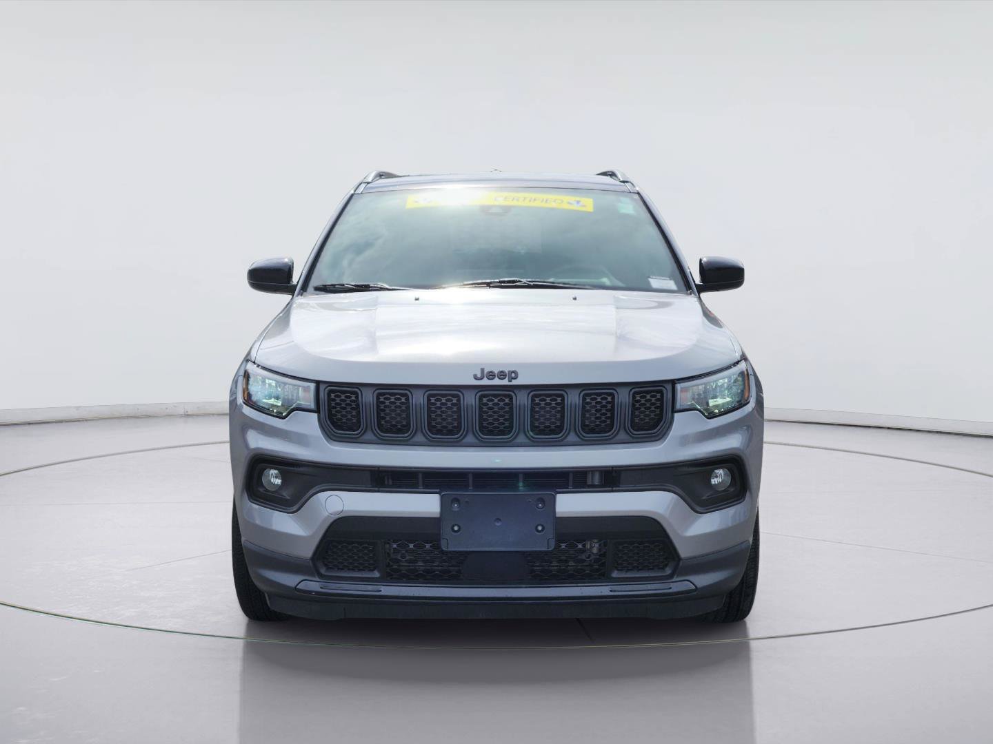 Used 2023 Jeep Compass Latitude AWD/4WD image 2