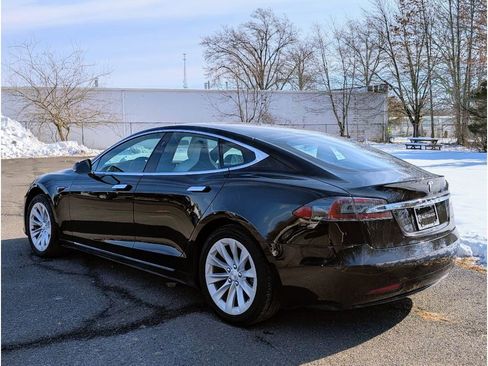 Used 2019 Tesla Model S Standard Range image 5