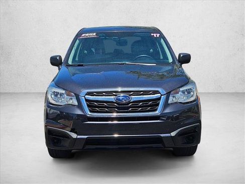 Used 2017 Subaru Forester 2.5i AWD/4WD image 2