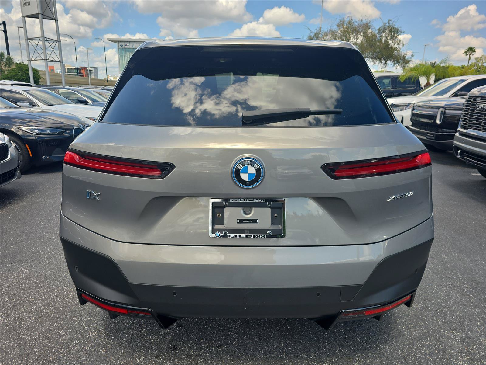 Used 2024 BMW iX xDrive50 AWD/4WD image 4