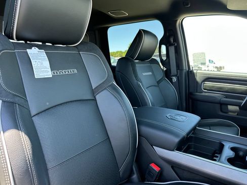 New 2026 RAM 2500 Laramie w/ Sport Appearance Package AWD/4WD image 17