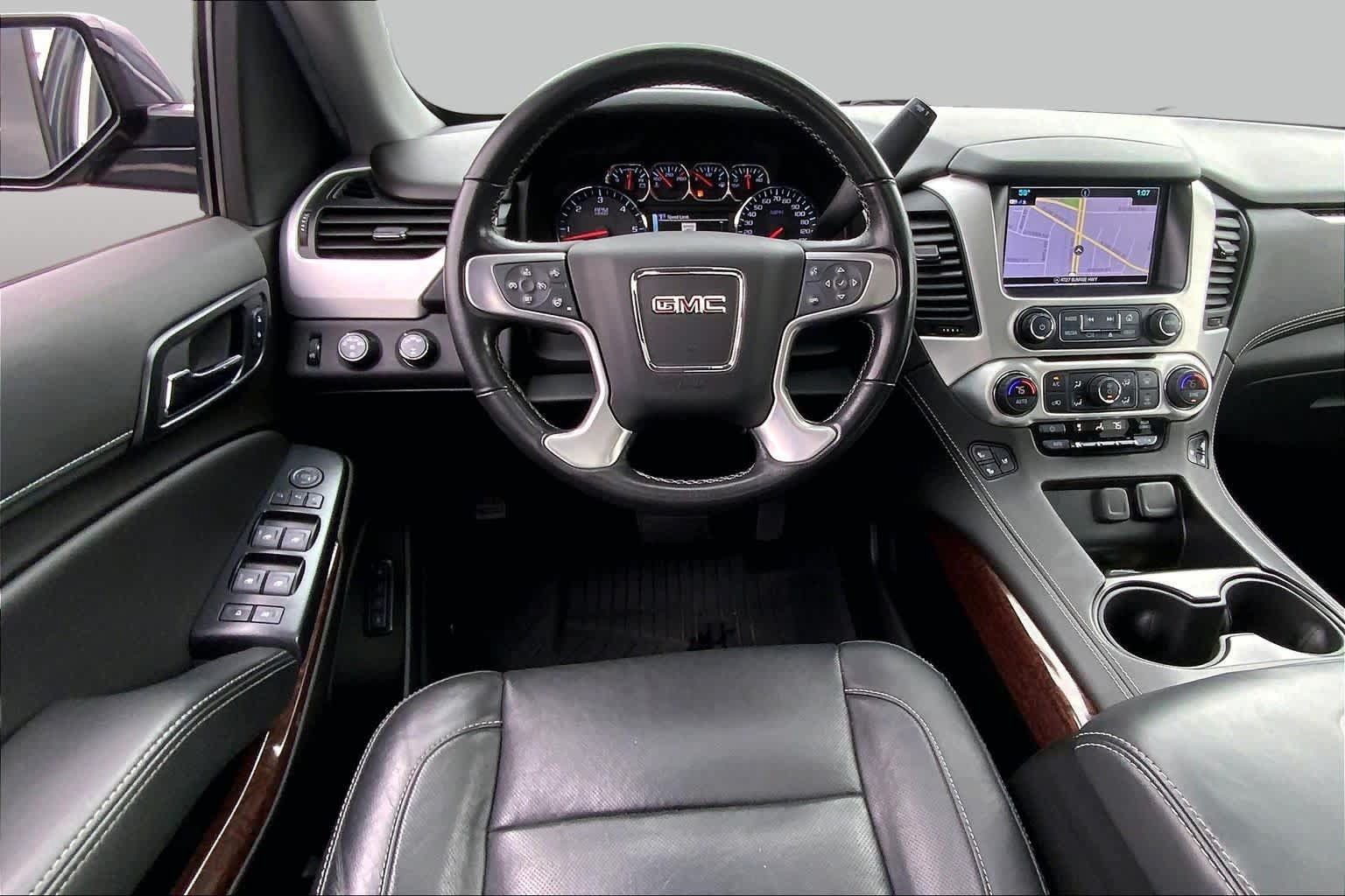 Used 2020 GMC Yukon XL SLT w/ Premium Edition AWD/4WD image 5