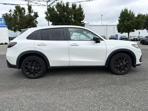 Used 2024 Honda HR-V Sport image 4