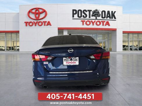 Used 2023 Nissan Altima 2.5 SR w/ SR Premium Package FWD image 3