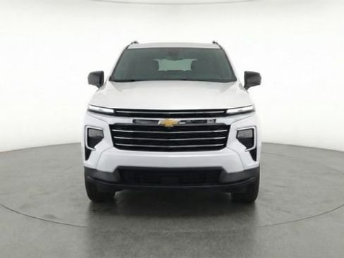 Used 2024 Chevrolet Traverse LT image 5