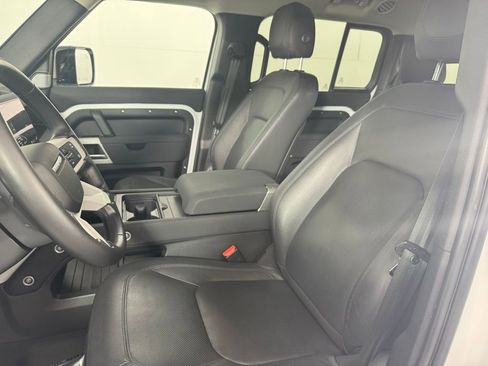Used 2023 Land Rover Defender 130 SE AWD/4WD image 18