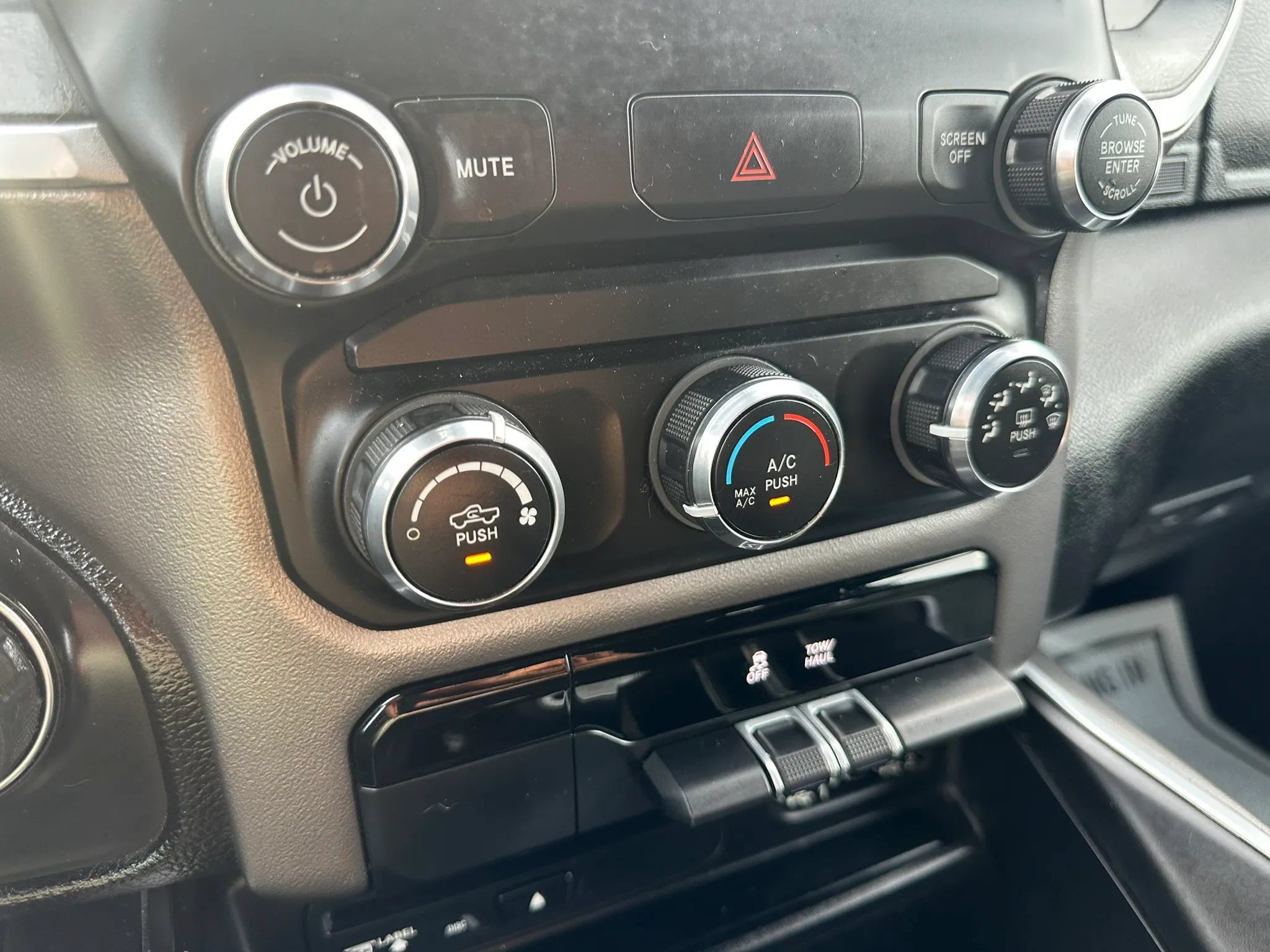 Used 2019 RAM 1500 Big Horn AWD/4WD image 23