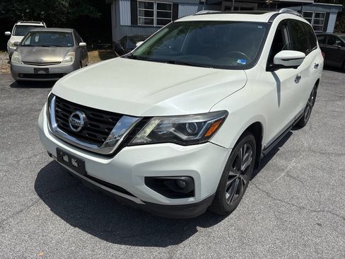 Used 2017 Nissan Pathfinder Platinum AWD/4WD image 2