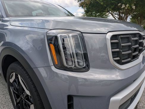 Used 2024 Kia Telluride S w/ S Sunroof Package FWD image 10