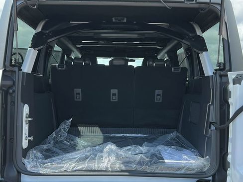 New 2025 Ford Bronco Raptor image 8