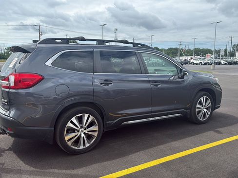 Used 2022 Subaru Ascent Limited w/ Technology Package AWD/4WD image 3