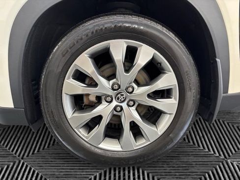 Used 2024 Toyota Grand Highlander AWD Hybrid image 30