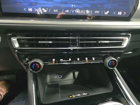 New 2026 Chevrolet Traverse LT w/ Driver Confidence Package image 22