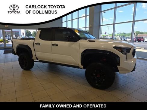 Used 2025 Toyota Tacoma TRD Pro AWD/4WD image 5