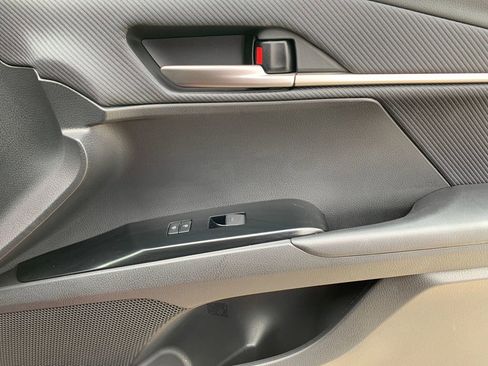 Used 2025 Toyota Camry SE image 20