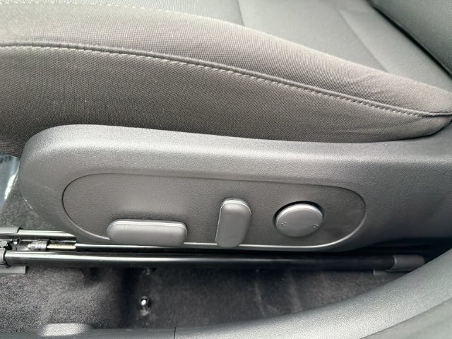 Used 2024 Hyundai Kona SEL FWD image 23