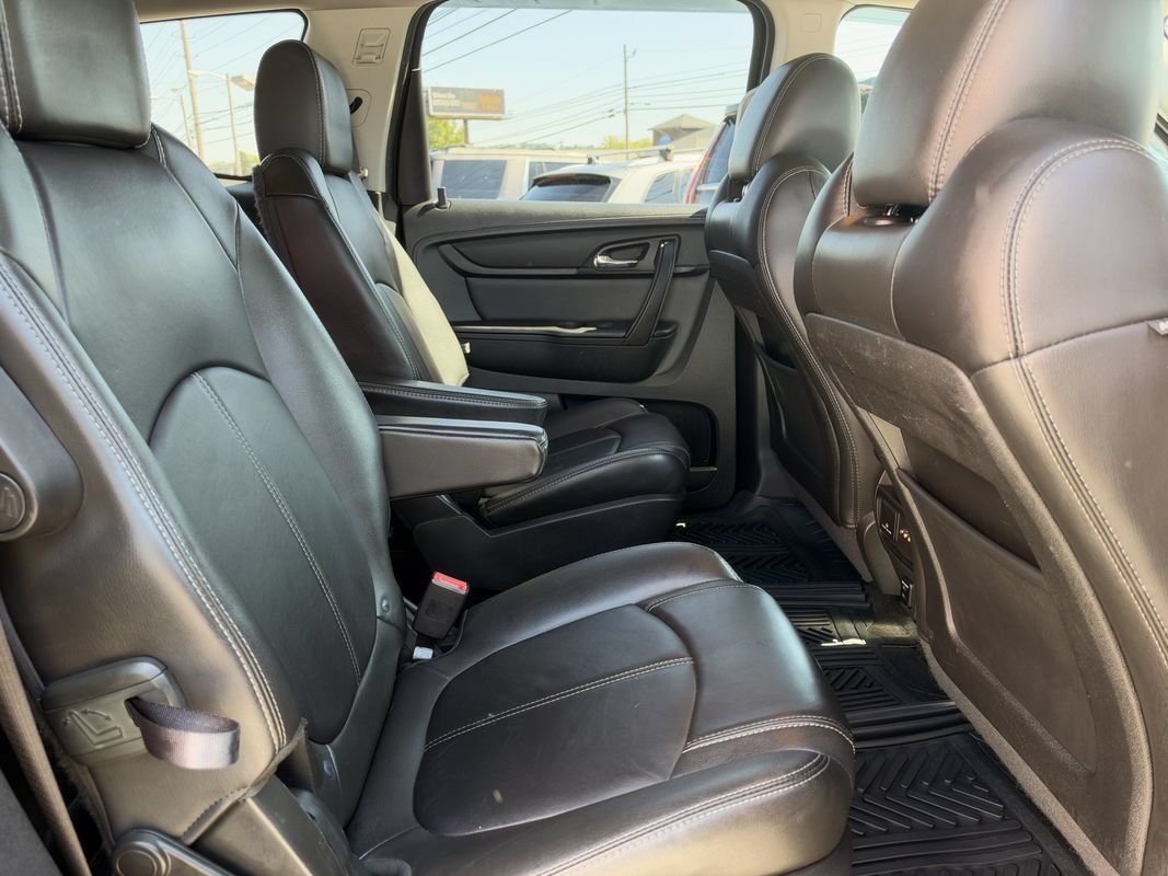 Used 2015 Chevrolet Traverse LT FWD image 17