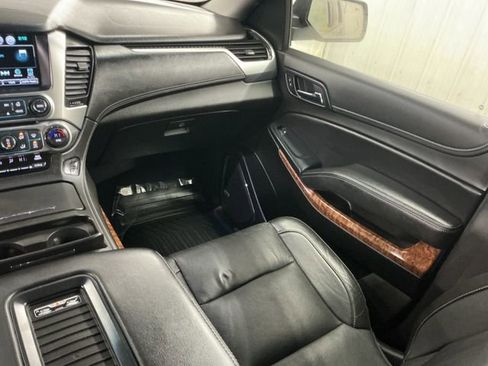 Used 2019 Chevrolet Suburban Premier image 30