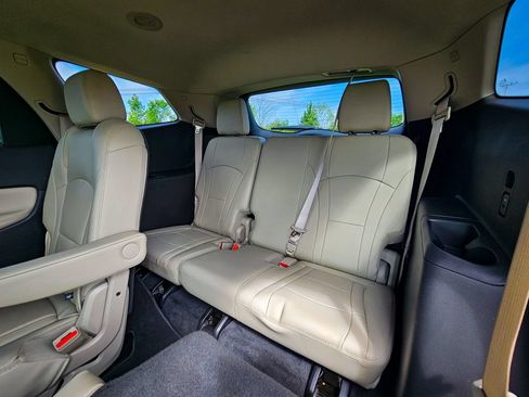 Used 2019 Buick Enclave Essence w/ LPO, Cargo Package AWD/4WD image 30