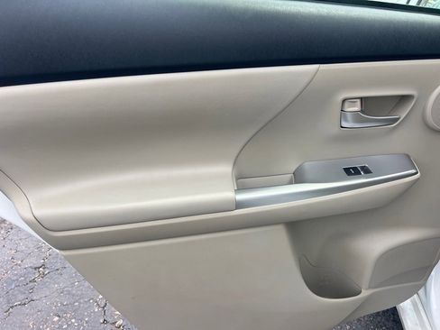 Used 2013 Toyota Prius V Five FWD image 14