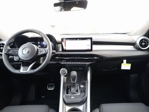 New 2025 Alfa Romeo Tonale w/ Premium Package image 11