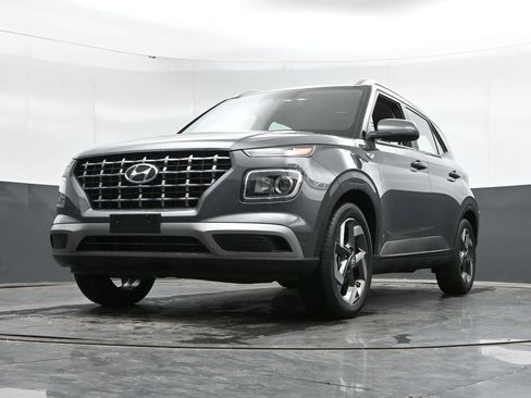 Used 2026 Hyundai Venue SEL FWD image 43