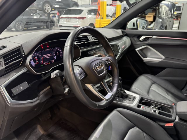 Certified 2023 Audi Q3 2.0T Premium Plus w/ Premium Plus Package AWD/4WD image 25