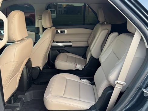 Used 2023 Ford Explorer XLT w/ Equipment Group 202A image 12