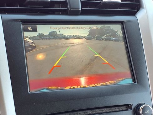 Used 2014 Ford Fusion SE w/ Equipment Group 202A FWD image 8