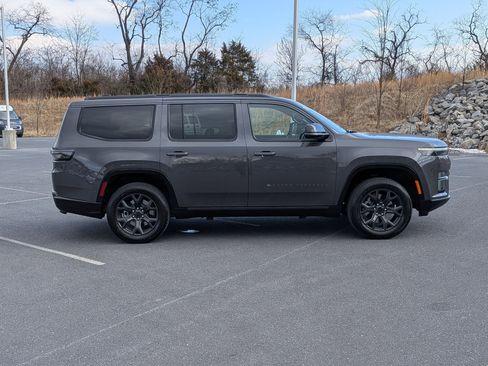 New 2026 Jeep Grand Wagoneer Limited AWD/4WD image 4