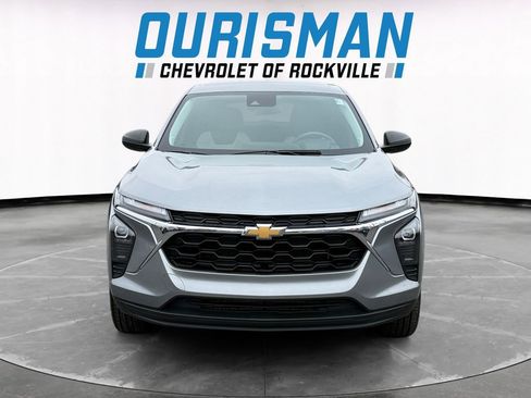 Used 2024 Chevrolet Trax LS w/ Driver Confidence Package image 7