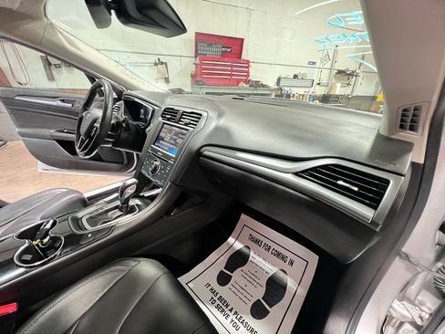 Used 2014 Ford Fusion Titanium image 27