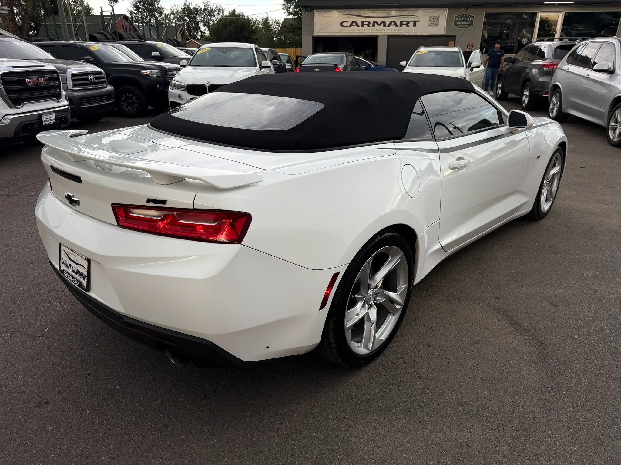 Used 2018 Chevrolet Camaro LT RWD image 10