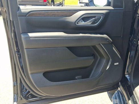 Used 2023 Chevrolet Tahoe Premier w/ Advanced Technology Package AWD/4WD image 12