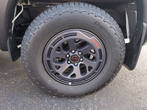 Certified 2025 Nissan Frontier PRO-4X image 24