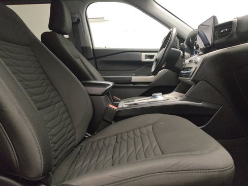 Used 2021 Ford Explorer XLT RWD image 21
