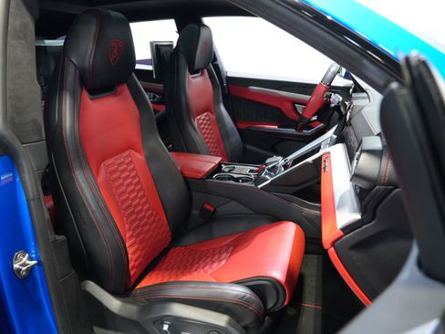 Used 2019 Lamborghini Urus AWD/4WD image 35