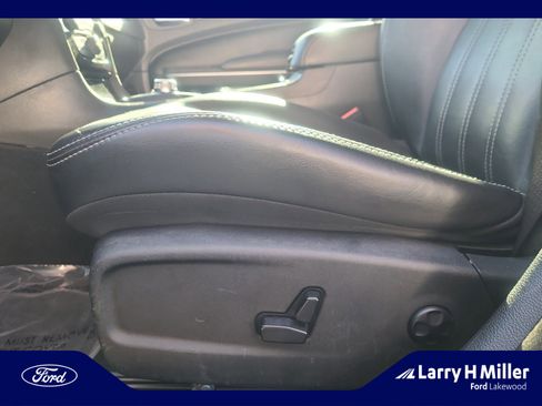 Used 2019 Chrysler 300 S image 14