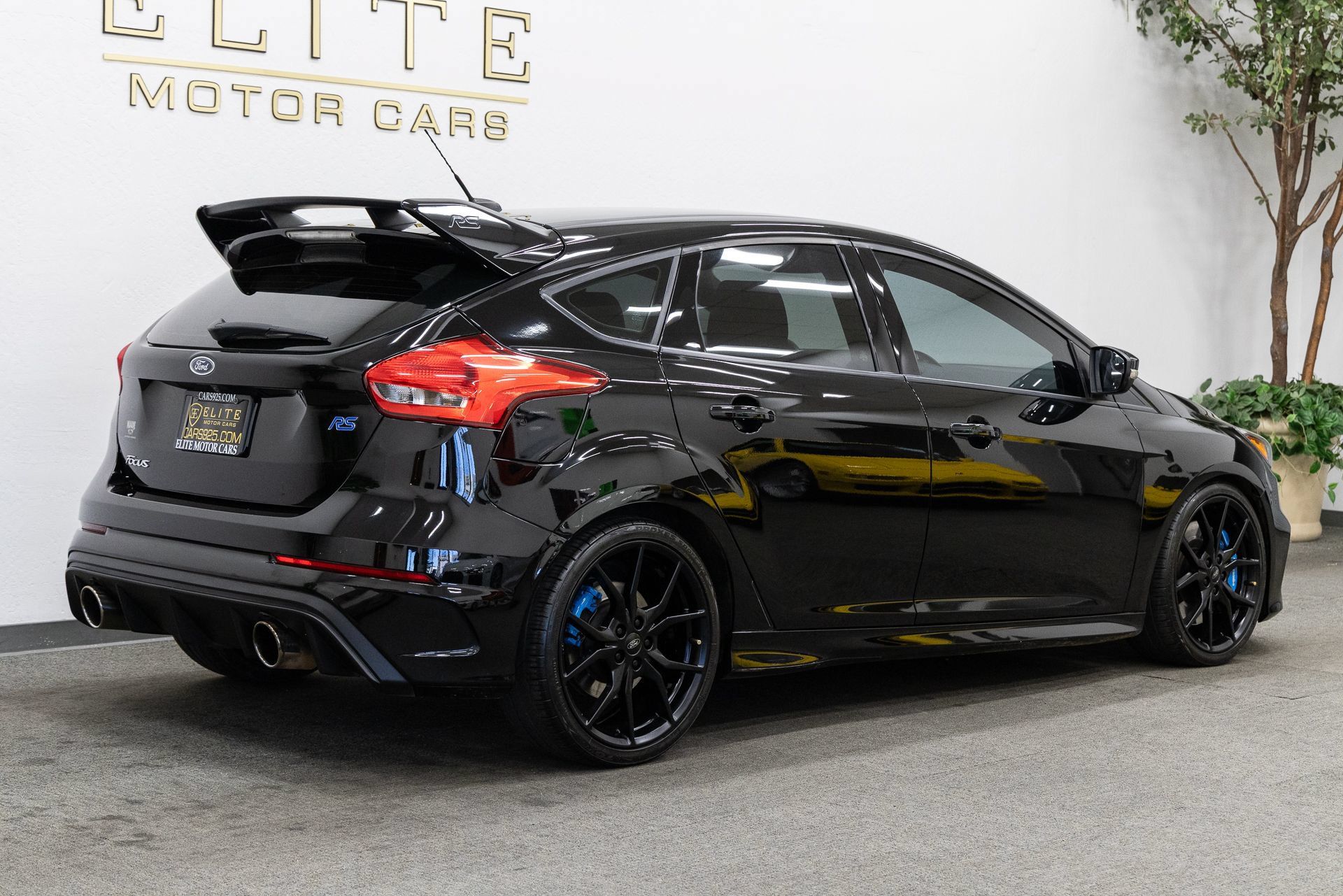 Used 2017 Ford Focus RS AWD/4WD image 10