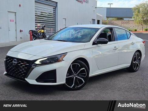 Used 2024 Nissan Altima 2.5 SR FWD image 1