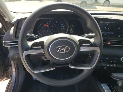 Certified 2022 Hyundai Elantra SEL w/ Winter Weather Package image 19