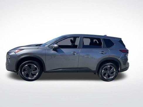 Used 2024 Nissan Rogue SV AWD/4WD image 2
