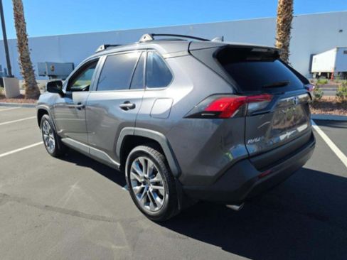 Used 2022 Toyota RAV4 XLE Premium AWD/4WD image 3