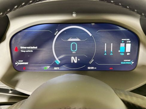 Used 2025 McLaren Artura Spider RWD image 20